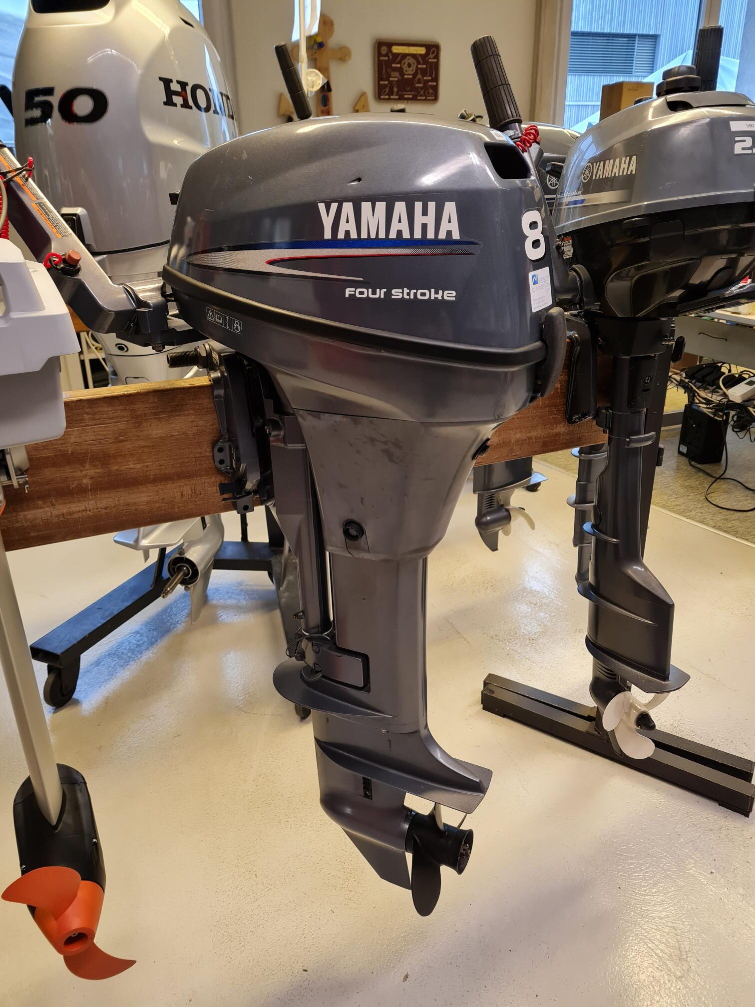 Yamaha_F8C